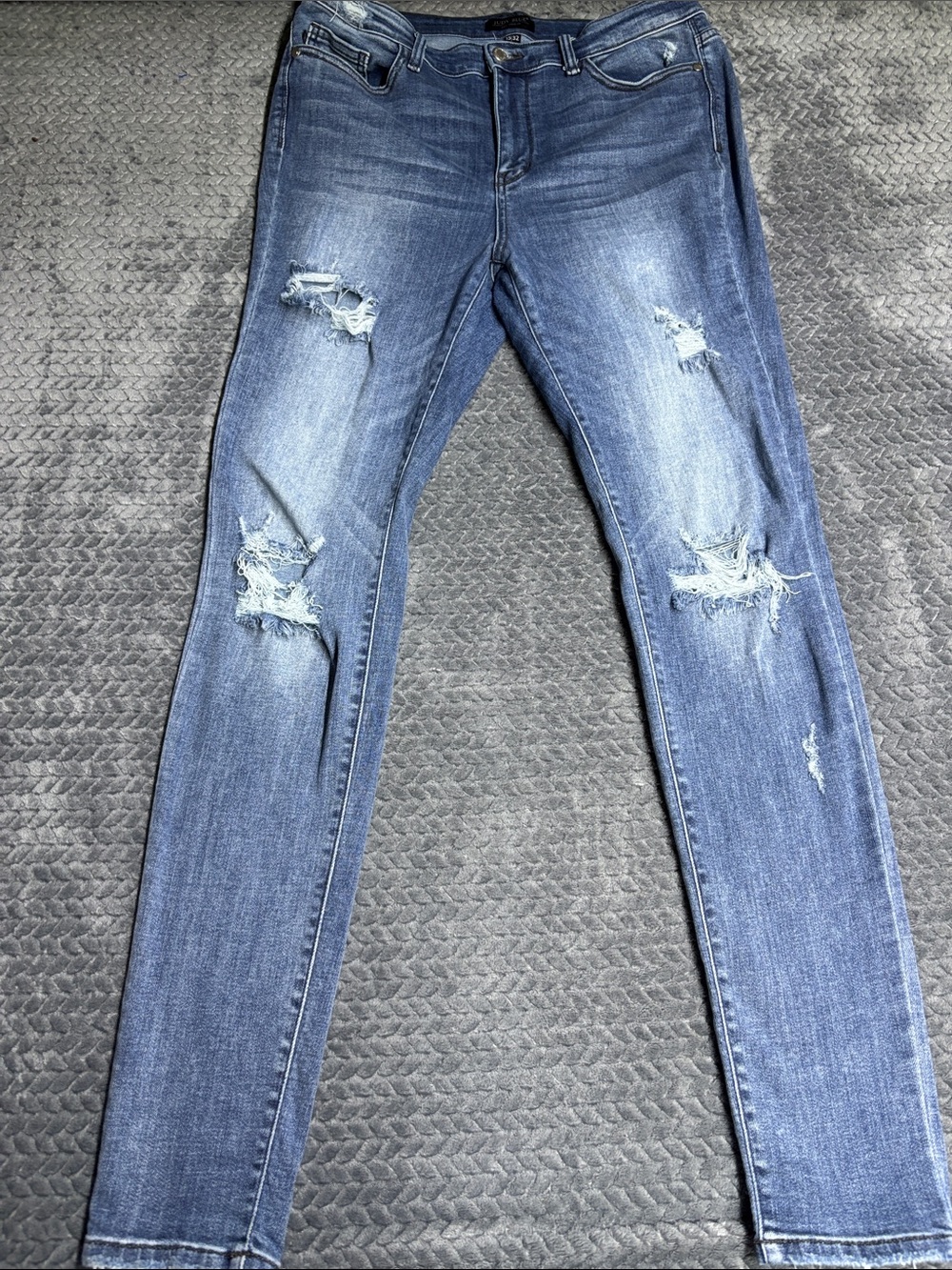 Judy Blue Medium Wash Distressed Skinny Jeans